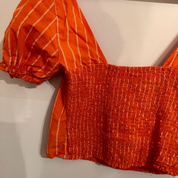 Red and white pin stripe puffy sleeve blouse - Picture 4 of 4